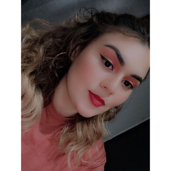 Meet your Posher, Vanessa - Picture 1 of 1